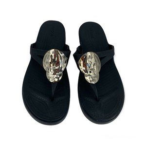 Crocs Sanrah Liquid Metallic Black Wedge Flip Flop Sandals Size 11 Silver Buckle